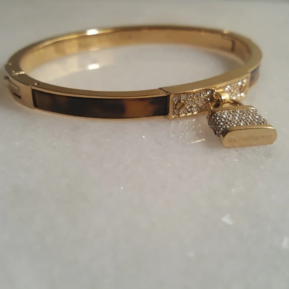 ✔Michael Kors Padlock Cuff (NWOT) - Picture 7 of 9